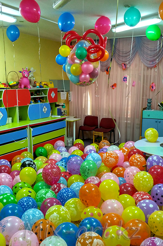 Оформление комнаты воздушными шарами. Караганда.